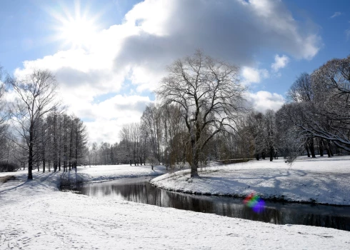 Uzvaras parks un Mārupīte ziemā.