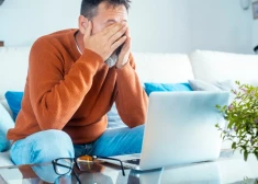 Клеймо на всю жизнь: жителя Латвии без его ведома ошибочно поставили "на учет" нарколога