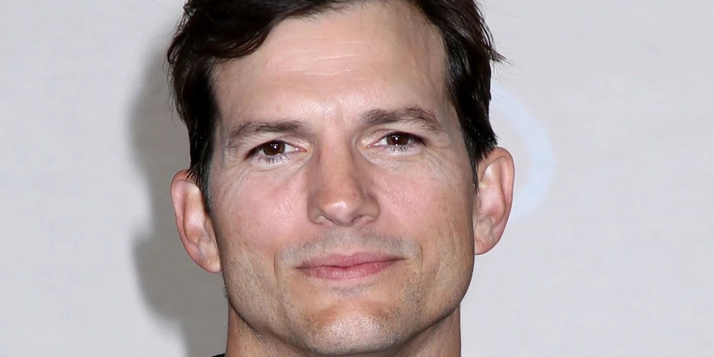 Эштон Кутчер в 2025 году.