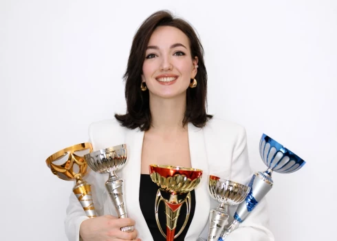 Стилист Алина Кузневич.