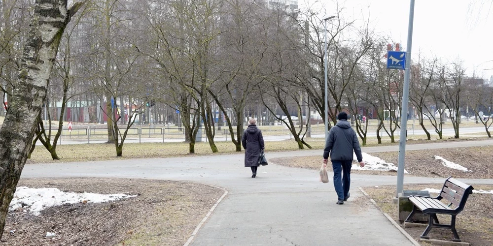 Сквер на улице Сахарова в Риге.