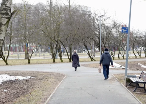 Сквер на улице Сахарова в Риге.