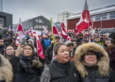 Demokrāti Senātā centīsies bloķēt Trampa tarifus importam no Eiropas: "Viņa bezatbildīgie tarifi jau iedragājuši mūsu ekonomiku"