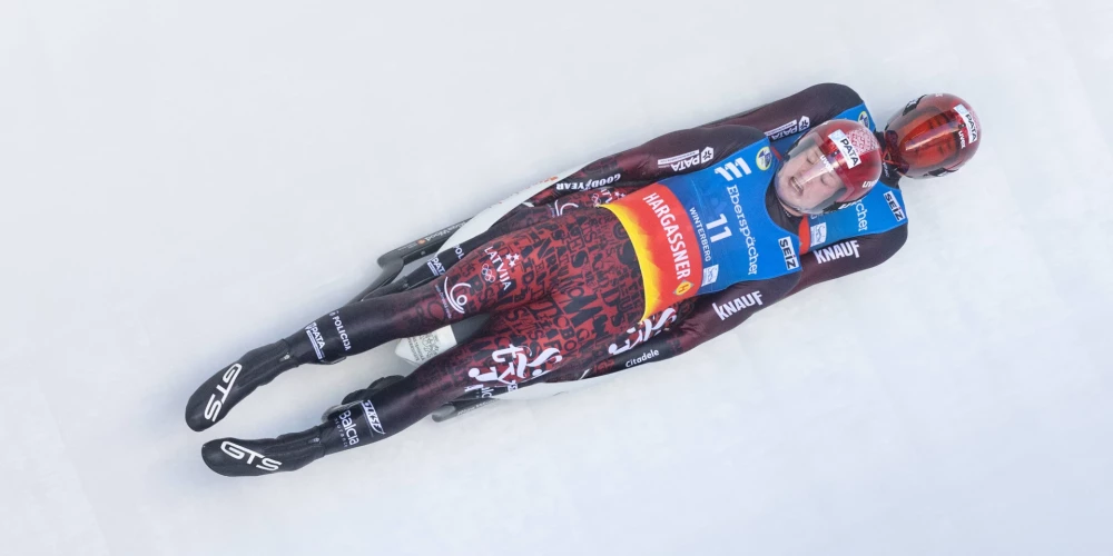 Latvijas kamaniņu sporta divnieku ekipāža Mārtiņš Bots/Roberts Plūme svētdien Oberhofā izcīnīja piekto vietu Eiropas čempionātā kamaniņu sportā, kas vienlaikus ir Pasaules kausa sestais posms.