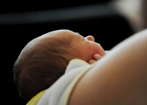 Bērna piedzimšanas pabalstus maksās arī Mārupē mazāk par gadu dzīvojošajiem. 