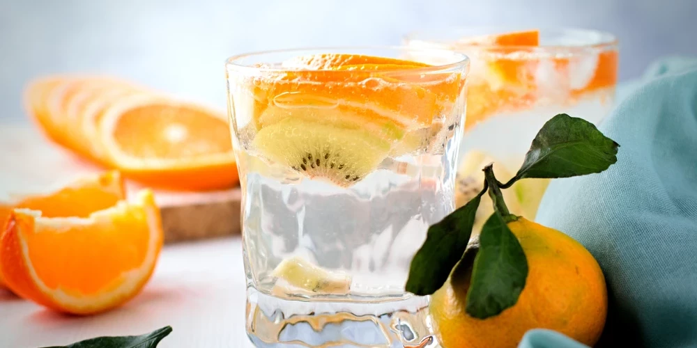 Arvien vairāk cilvēku nolemj atteikties no alkoholisko dzērienu lietošanas. Dzīve bez alkohola kļuvusi par jaunu dzīvesstila tendenci visā pasaulē. Kāpēc? Iemesli var būt visdažādādie - veselības, labsajūtas, pārliecības dēļ vai vienkārši tāpēc, ka vairs nevēlas to darīt. Apkopojam pieredzi, padomus, iedvesmas stāstus.