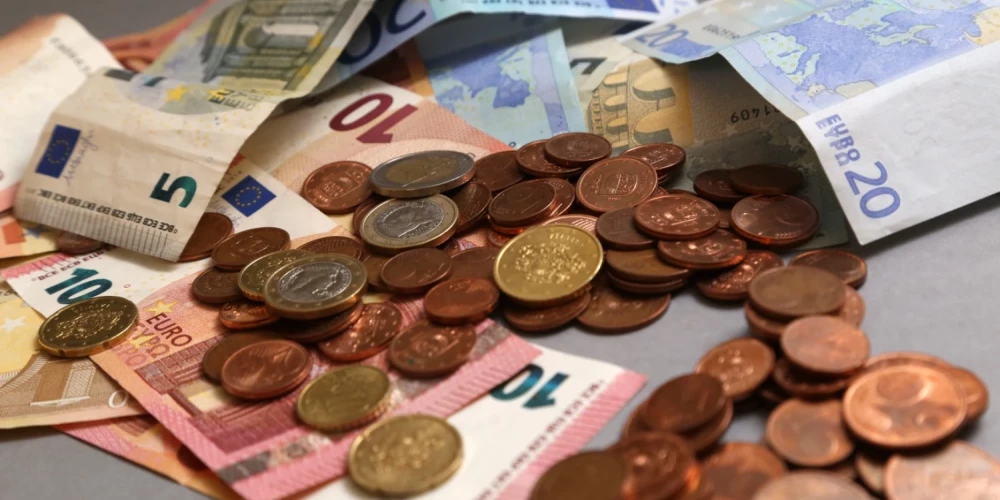 Vai ideja par pensiju ātrāku izņemšanu ielauzīsies vēlēšanu dienaskārtībā? 