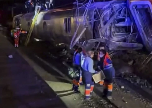 Vilcienu katastrofas vieta Spānijas dienvidos