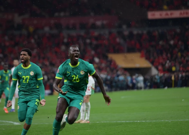 Senegālas futbolisti emocijām bagātā Āfrikas Nāciju kausa finālā otro reizi vēsturē tiek pie trofejas