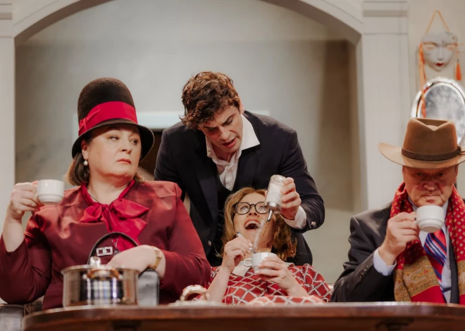 2026. gada 17. janvārī Ādažu kultūras centrā norisinājās draiskās franču komēdijas "Ak, šis nevainīgais blefs!" pirmizrāde.