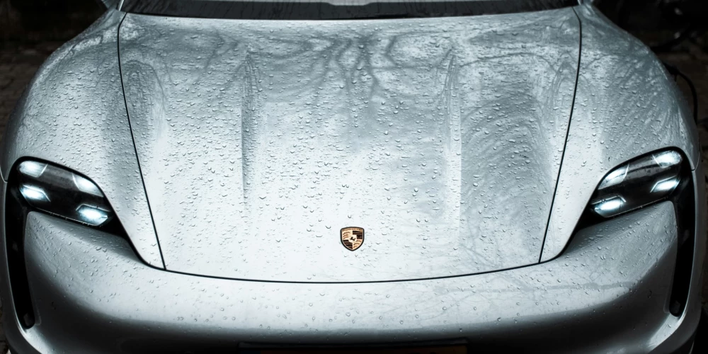 Latvijā pērn reģistrēts par 3,8% vairāk luksusa klases vieglo automašīnu.