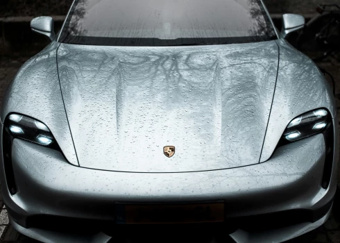 Latvijā pērn reģistrēts par 3,8% vairāk luksusa klases vieglo automašīnu.