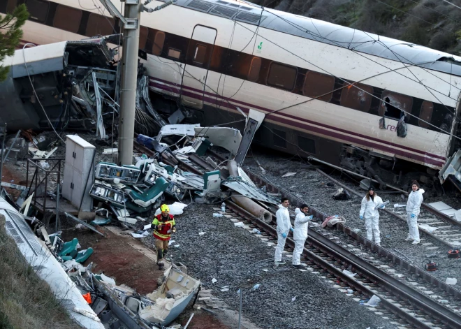 В результате столкновения двух скоростных поездов на юге Испании, в провинции Кордова в Андалусии, погибли как минимум 39 человек, более 70 получили ранения.