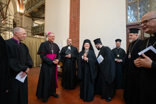 2025. gada septembrī ar Konstantinopoles pareizticīgo patriarhu Rīgas domē tikās visi Latvijas lielāko kristīgo konfesiju vadītāji, izņemot Latvijas pareizticīgās Baznīcas vadību.