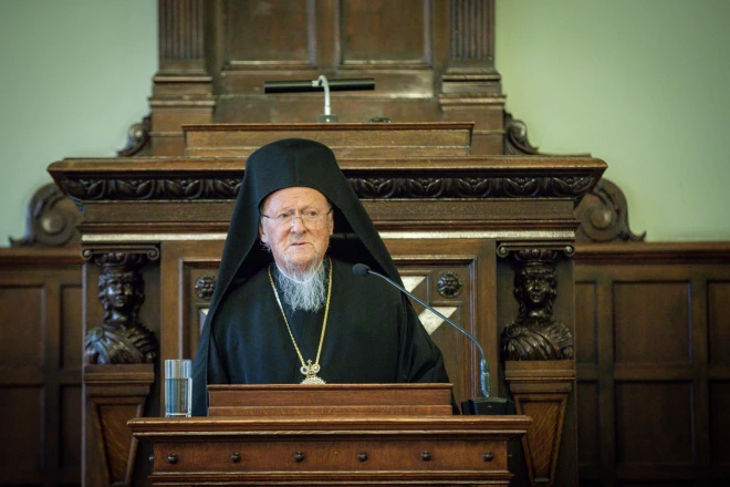 Krievijas Ārējās izlūkošanas dienests pareizticīgo ekumenisko patriarhu pasludinājis par “Antikristu sutanā”, kas  grauj pareizticīgo pasauli un iznīdē “krievu baznīcu”. 