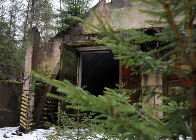 Bijusī Padomju Savienības kodolraķešu bāze Alūksnes rajona Zeltiņu pagastā.