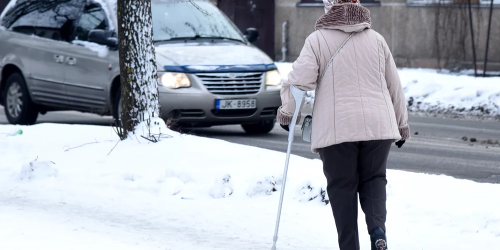 Плохая демография и низкие заработки могут оставить жителей Латвии без достойных пенсий.