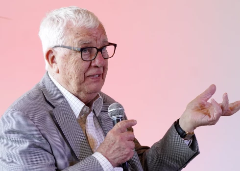 Раймонд Паулс.