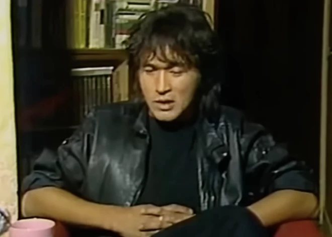 Uz Viktora Coja kapa atrasta mirusi sieviete