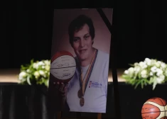 "Uļa juta jūsu mīlestību" - Uļjanas Semjonovas ģimene saka lielu paldies 