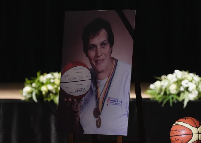 "Uļa juta jūsu mīlestību" - Uļjanas Semjonovas ģimene saka lielu paldies 