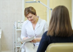 В латвийской медицине все сильнее разница в оплате, из-за которой одни пациенты становятся "выгоднее" других