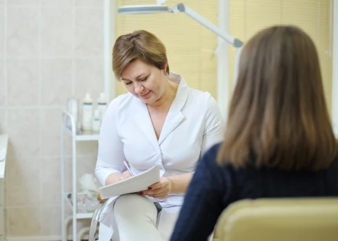 В больницах назревает перекос, который напрямую бьет по очередям и доступности помощи.