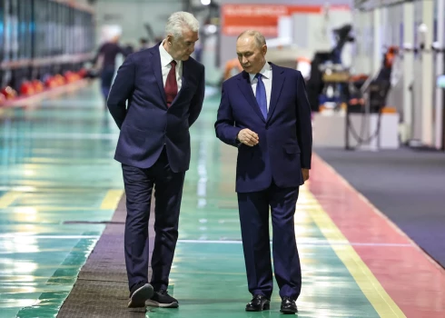 Krievijas diktatora Vladimira Putina autoritāte ir sākusi šķobīties.