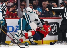 VIDEO: Balinska un Vilmaņa NHL spēlē kaujas arī vārtsargi