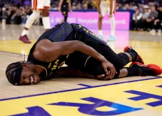 VIDEO: Džimijs Batlers spēlē pret bijušo klubu gūst baisu savainojumu, kas liek priekšlaicīgi noslēgt sezonu