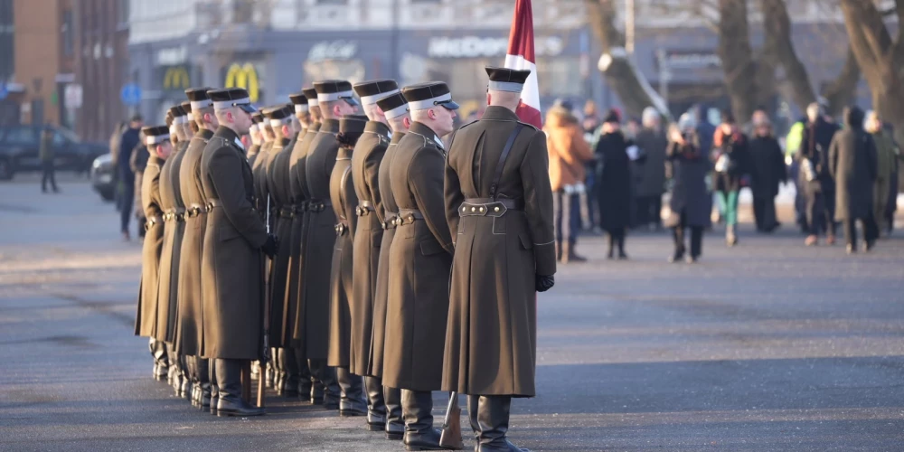  20. janvārī notika piemiņas brīdis un ziedu nolikšana pie Brīvības pieminekļa.