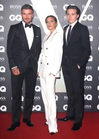 Бруклин Бекхэм с родителями в 2019 году.