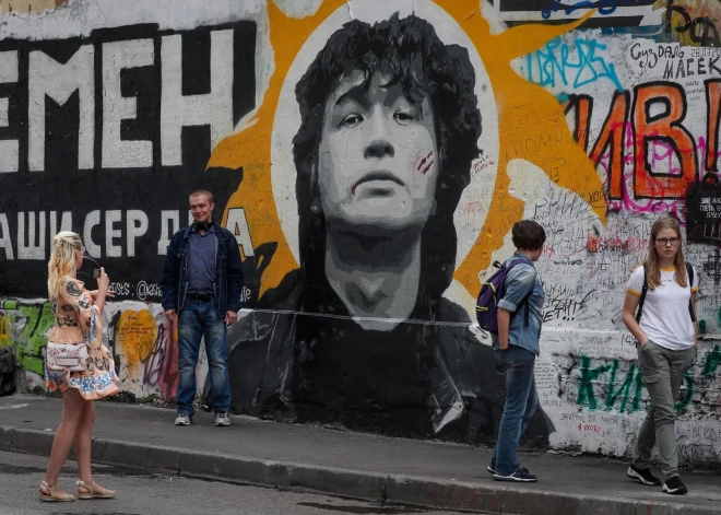 На могиле Виктора Цоя нашли мертвую женщину