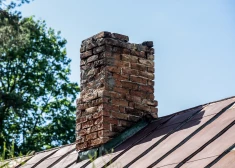 В Эстонии женщина более двух суток провела с застрявшей в дымоходе рукой