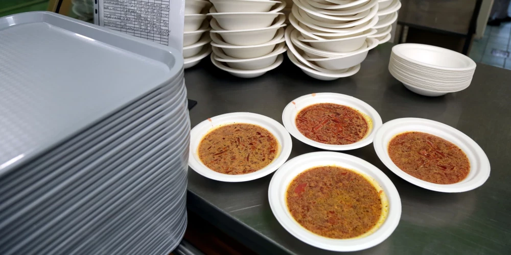 В Риге увеличивают места в приютах и продлевают работу ночлежек из-за морозов.