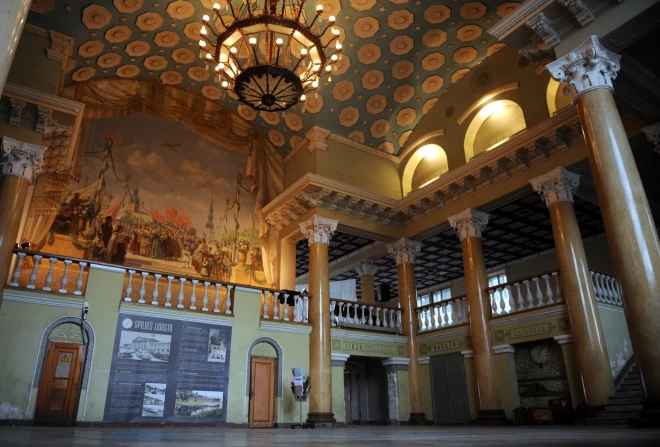 Интерьер внутри здания.