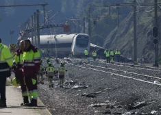 Spānijas iekšlietu ministrs izsakās par vismaz 41 cilvēka dzīvību paņēmušās ātrvilcienu katastrofas iespējamiem cēloņiem