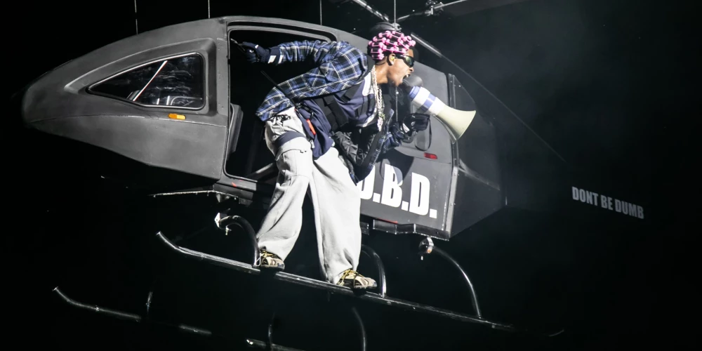 "A$AP Rocky" uzstājas 2025. gada "Lollapalooza" mūzikas festivālā Čikāgā