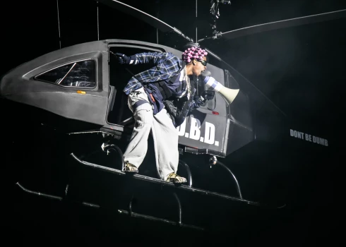 "A$AP Rocky" uzstājas 2025. gada "Lollapalooza" mūzikas festivālā Čikāgā