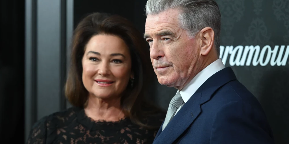 Pīrss Brosnans ar sievu Kīliju Šeju Smitu.