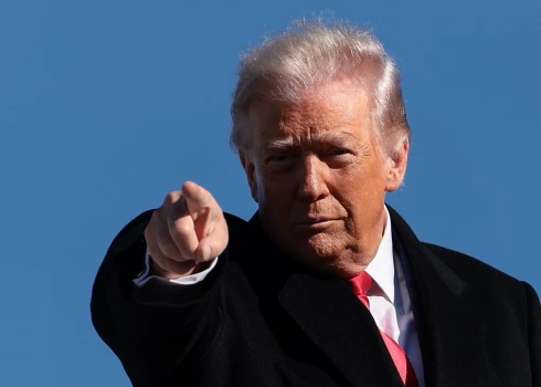 Eiropiešus nokaitinājis ASV prezidenta Donalda Trampa paziņojums, ka domstarpību dēļ Grenlandes jautājumā no 1. februāra imports no astoņām ES dalībvalstīm tiek aplikts ar 10% lielu muitas nodokli.