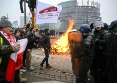 Tūkstošiem lauksaimnieku Strasbūrā protestē pret ES un "Mercosur" brīvās tirdzniecības līgumu