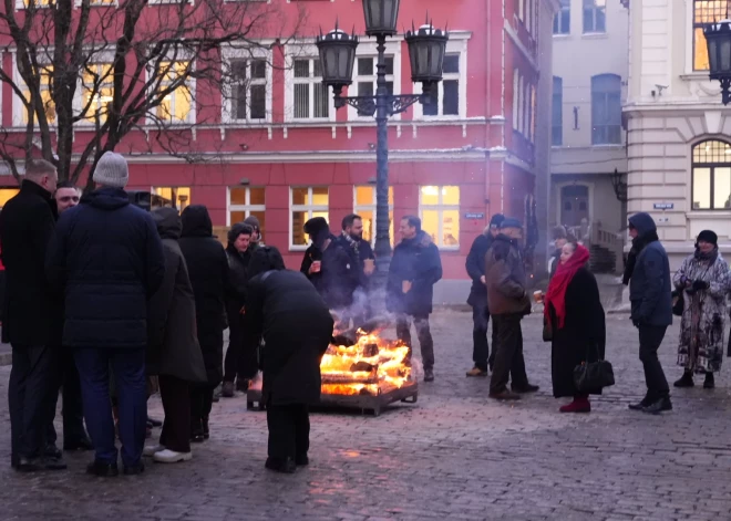 1991. gada barikāžu gadskārtas atceres pasākums pie Saeimas ēkas