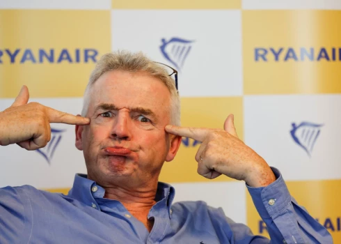 Strīds starp Īrijas zemo cenu lidsabiedrības “Ryanair” vadītāju Maiklu O’Līriju un ASV uzņēmēju Īlonu Masku turpinās. 
