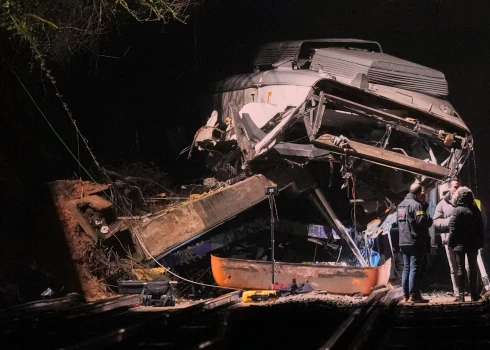 Divas dienas pēc briesmīgās katastrofas Spānijā atkal no sliedēm noskrējis vilciens. 