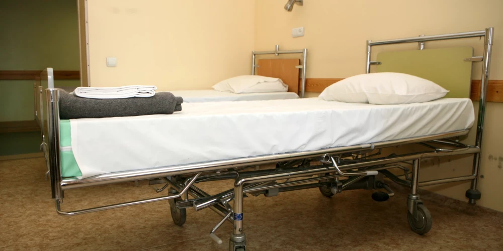 Bauskas slimnīcas tukšā palāta.