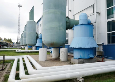 Kāpēc tad ne Eiropā, ne Latvijā nedzirdam kliedzienus: “Palīgā, mēs salstam nost!” Tāpēc, ka Krievijas propaganda atkal sev vēlamo pasniedz kā realitāti.