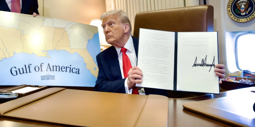 ASV prezidents Donalds Tramps ar parakstītu izpildrīkojumu par Meksikas līča pārdēvēšanu