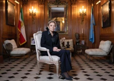 Irānas gāztā šaha atraitne cer atgriezties dzimtenē un pārliecināta par ajatollu režīma krišanu