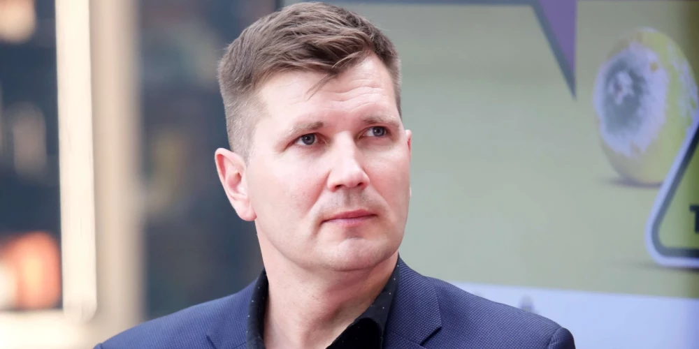 Bieži vien cilvēki izvēlas nelegālo tirgu izmisuma dēļ, uzskatot, ka konkrētās zāles Latvijā nav pieejamas. Tomēr Rihards Burmistris atgādina, ka pastāv pilnīgi legāls un drošs risinājums. Ja medikaments nav iekļauts Latvijas zāļu reģistrā, bet ir nepieciešams pacienta ārstēšanai, ārsts ir tiesīgs izrakstīt recepti nereģistrētām zālēm. 